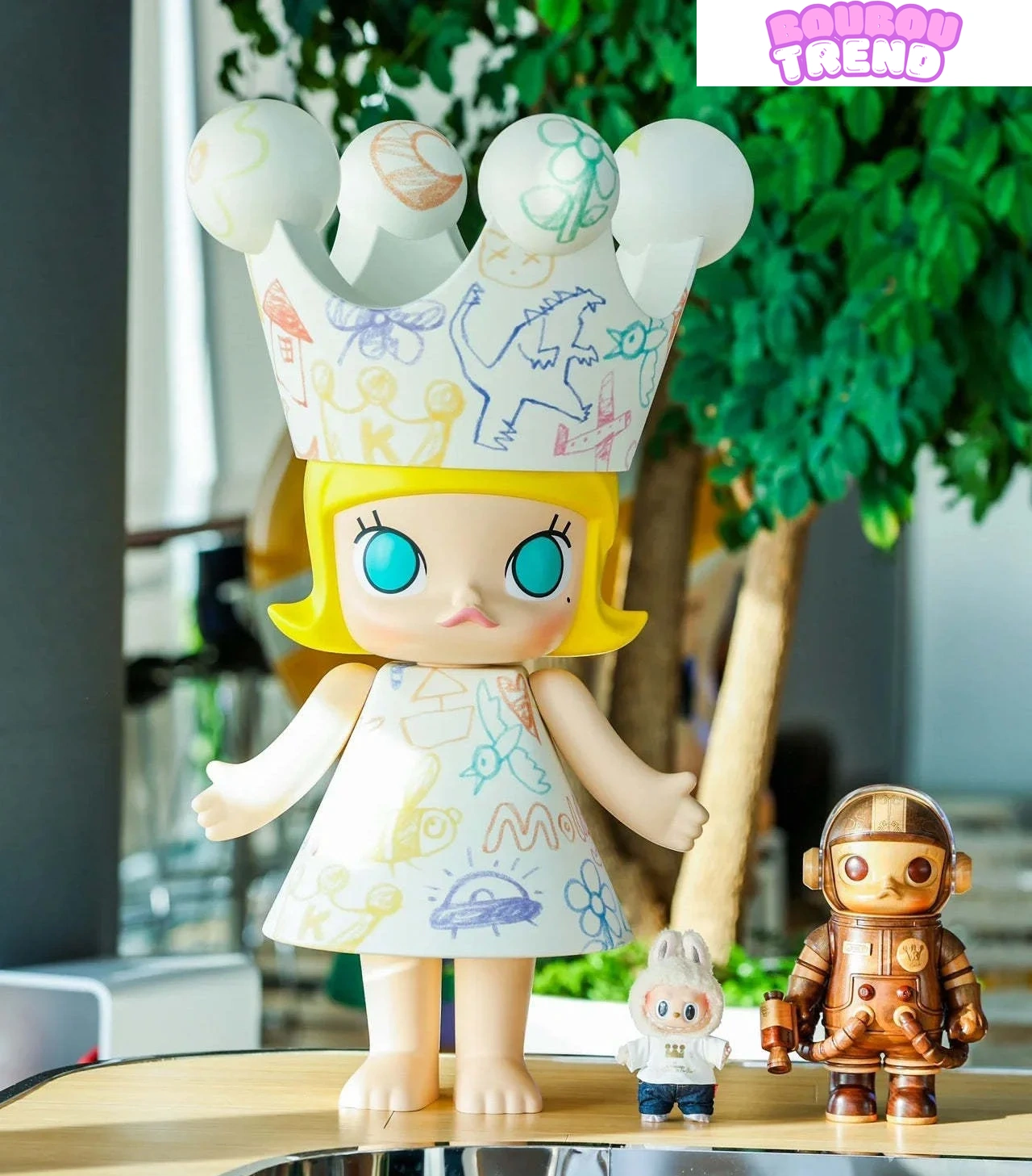Figurine Enfantine Mega Royal Molly 1000%
