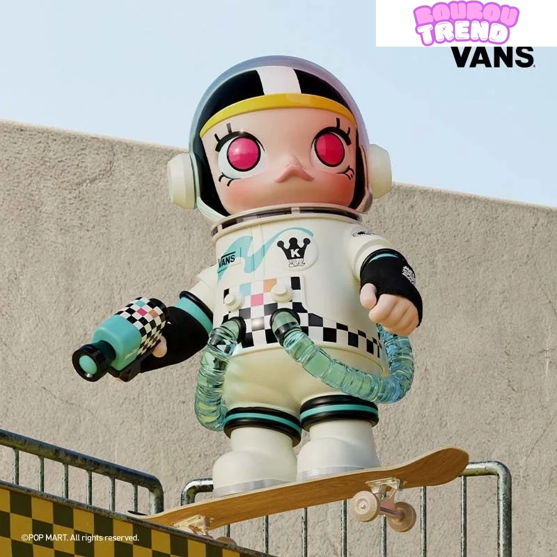 Détails de la figurine MEGA SPACE MOLLY 400% Vans
