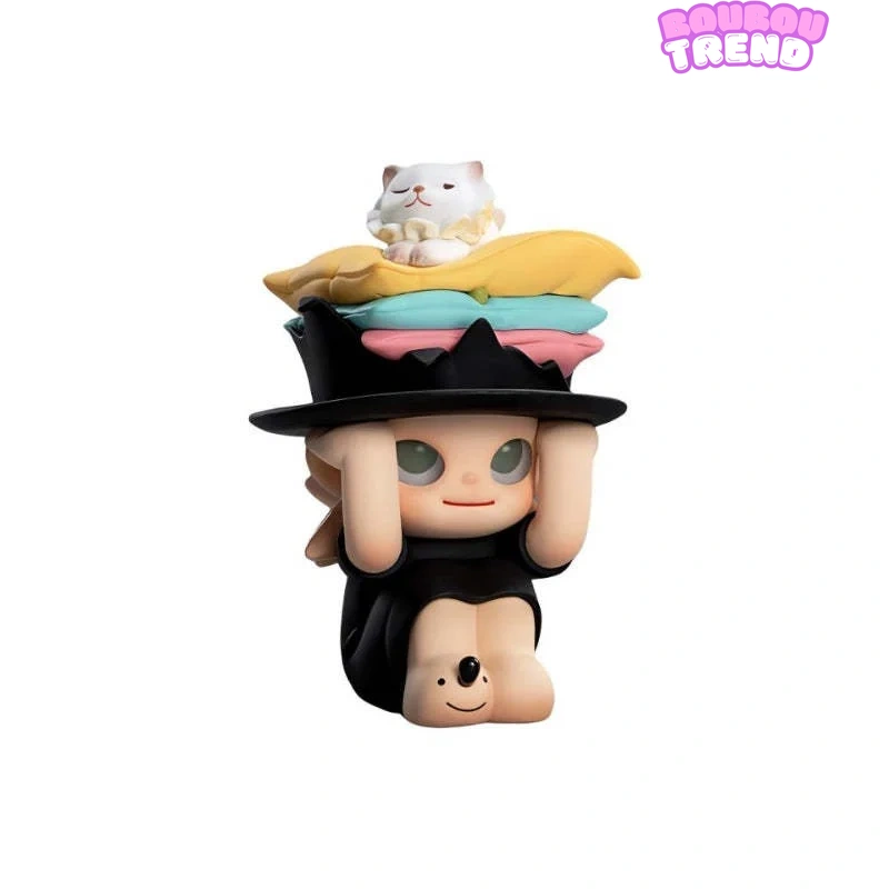 Figurine Zsiga sur une étagère