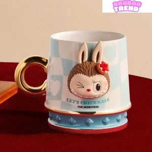 La tasse de la série Let's Checkmate de Labubu les Monstres