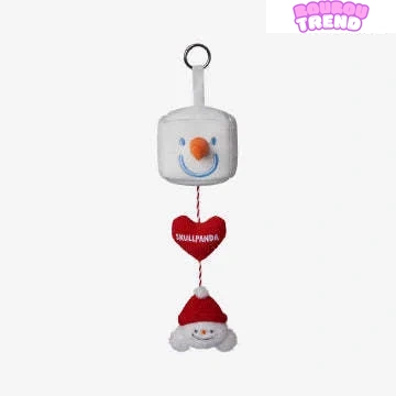 Pendentif en peluche SKULLPANDA en détail